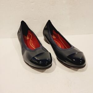 Munro Mila Ballet Flats Cap Toe Black Leather Arch Support Size 8 W US